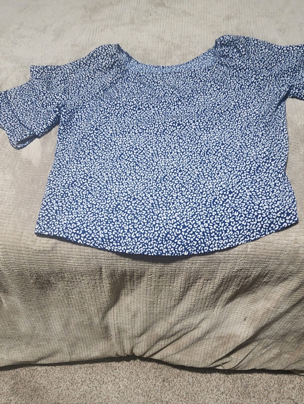 Blue and White Printed Women's Blouse - Relaxed Fit Size Xl - Picture 3 of 4